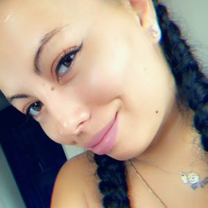 Meet your Posher, Leslie